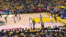 Berita video game recap NBA 2017-2018 antara Golden State Warriors melawan Houston Rockets dengan skor 95-92.