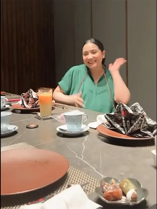 Bukber Artis Cantik (Instagram/mrsayudewi)