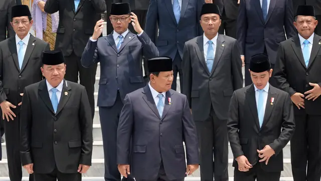Usai Dilantik, Para Menteri dan Kepala Lembaga Kabinet Merah Putih Berfoto Bersama