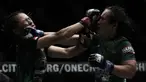 Petarung MMA asal Indonesia, Priscilla Lumban Gaol, saat melawan Bozhena Antoniyar pada laga ONE Championships: Dawn of Valor di Istora Senayan, Jakarta, Jumat (25/10). Priscilla menang atas Bozhena. (Bola.com/Yoppy Renato)