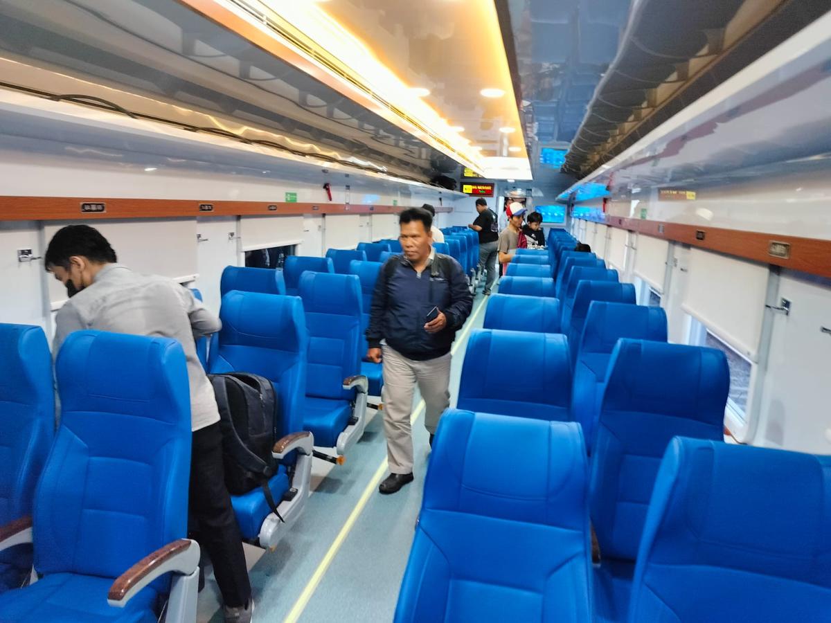 PT Kereta Api Indonesia (Persero) meluncurkan Kereta Ekonomi New Generation dengan memberikan sentuhan-sentuhan baru.