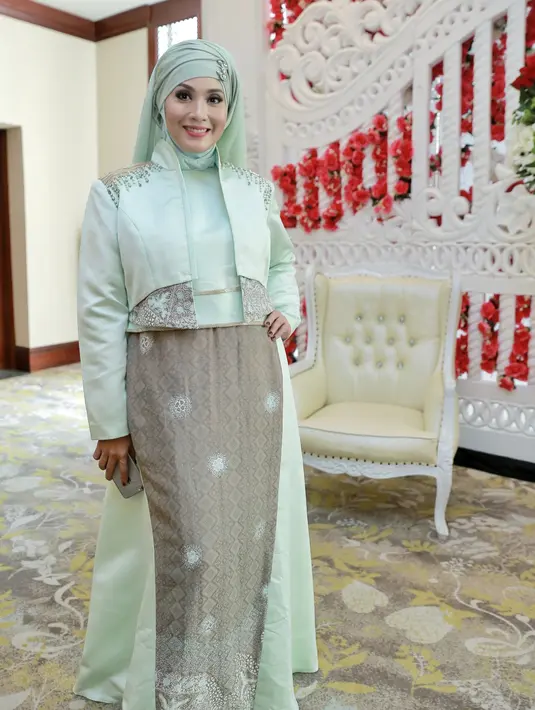 Disela kesibukannya menjalani syuting, Elma tidak khawatir meski tidak bisa menyiapkan menu berbuka puasa. Karena anak-anaknya kini sudah besar. (Adrian Putra/Bintang.com)