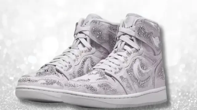 Sepatu Nike Bertabur Kristal Swarovski Seharga Rp17 Juta Ludes Terjual Kurang dari Sehari