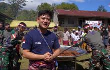 Disambut Meriah Oleh Warga Kupang, Bobon Masak 4 Ekor Sapi & 100 Ekor Ayam Bersama Prajurit TNI