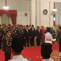 Presiden Jokowi mengukuhkan 68 anggota Paskibraka di Istana Negara. (Liputan6.com/Hanz Salim)