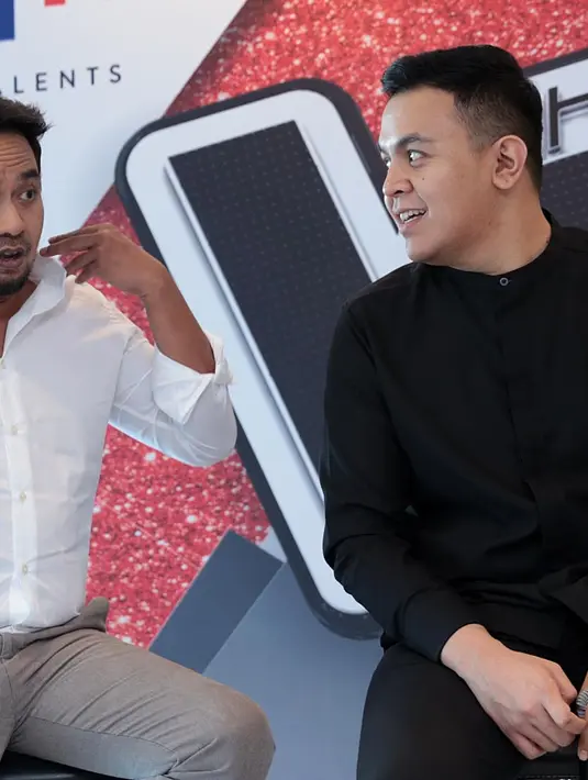 Hari pernikahan Raisa Andriana dan Hamish Daud memang tinggal menghitung hari lagi. Jelang hari bahagia itu, serangkaian prosesi telah dilakukan mereka, seperti pengajian, siraman dan Ngeuyeuk Seureuh. (Deki Prayoga/Bintang.com)