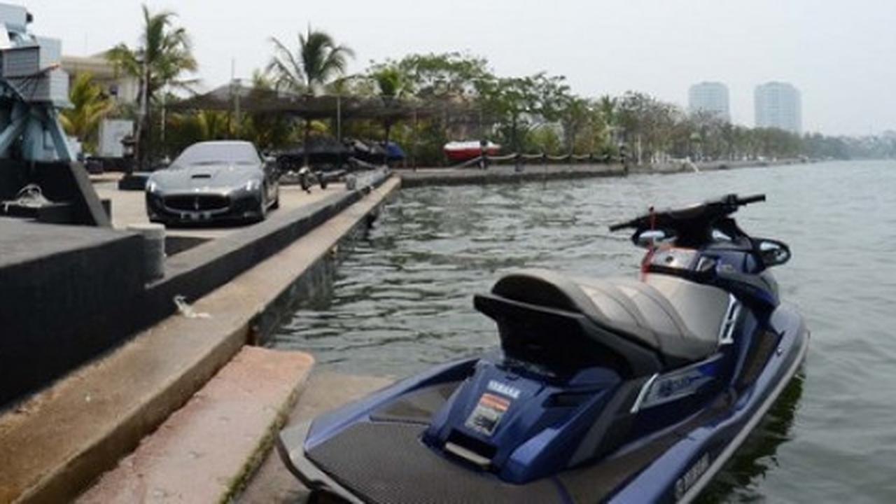 Inilah cara pemilik Maserati melepas penat di pantai