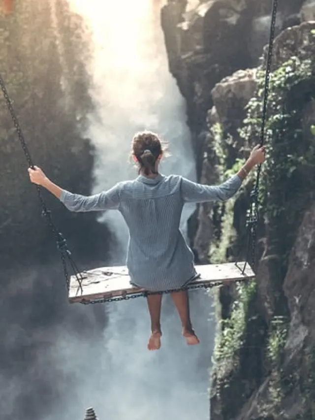 Ilustrasi revenge travel