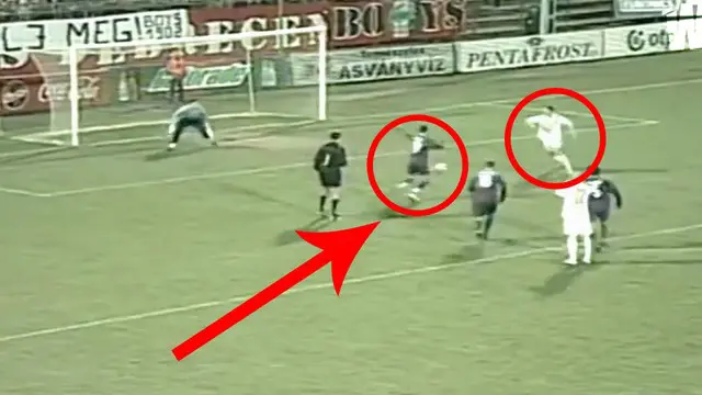 Video Pavol Durica bek dari Videoton FC, klub asal Hungaria yang telah membuat kesalahan gol bunuh diri saat gol pinalti lawanya.