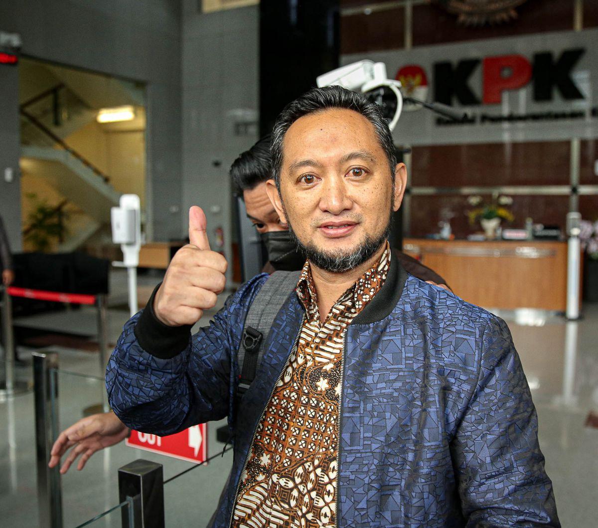 Komisi Pemberantasan Korupsi (KPK) menyebut mantan Kepala Kantor Bea dan Cukai Makassar Andhi Pramono menerima gratifikasi hingga Rp28 miliar dengan menyalahgunakan wewenang jabatannya saat berdinas di Direktorat Jenderal Bea dan Cukai Kementerian Keuanga