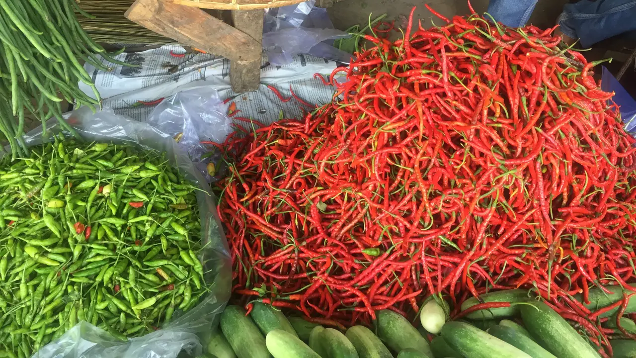 Cabai di Pasar Kemiri, Depok, Jawa Barat.