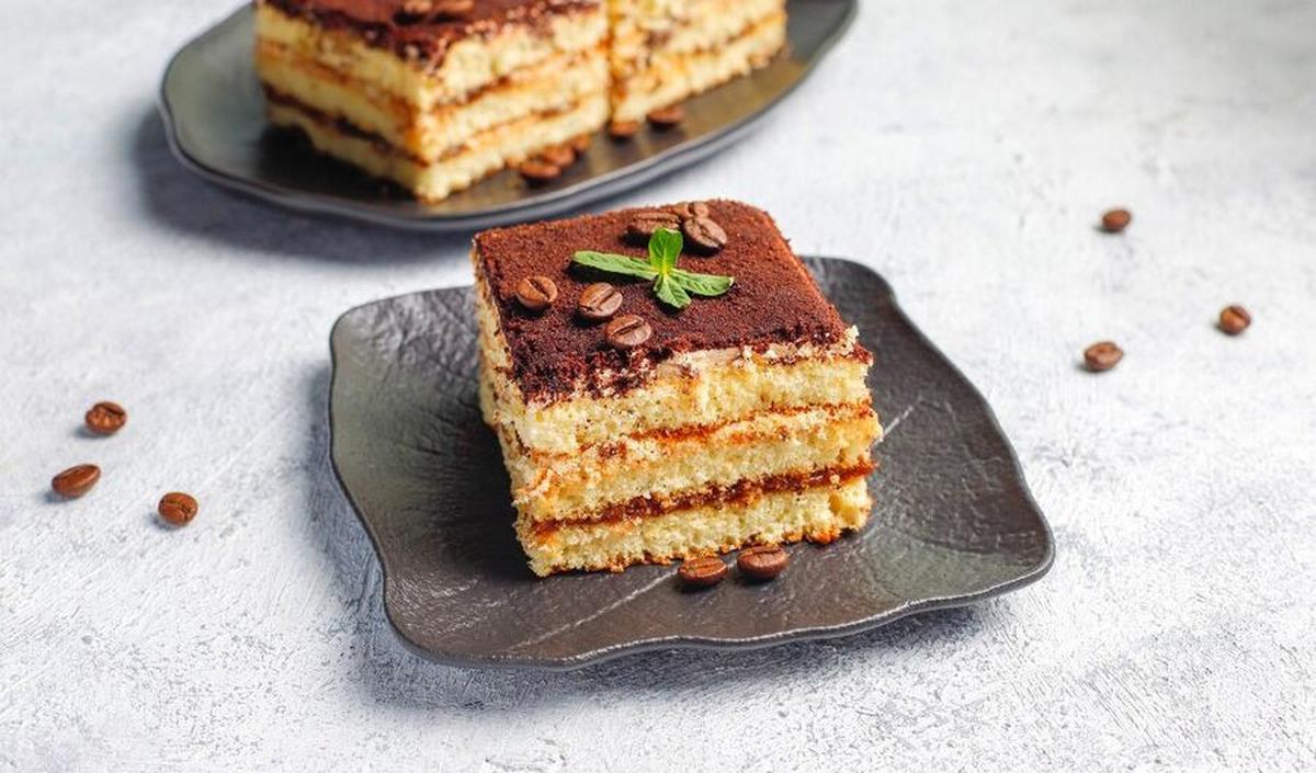 Coffe cake, tiramisu, pudding, dan aneka pastry lainnya dengan rasa kopi yang khas memang lezat, tetapi bagi ibu menyusui, sebaiknya dikurangi.&nbsp;<br>