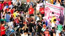 Posko Relawan Pendukung Ahok ramaikan suasana Car Free Day di Bundaran HI, Jakarta, Minggu (15/3/2015). Aksi pengumpulan tanda tangan sebagai bentuk dukungan kepada Gubernur DKI Jakarta memberantas korupsi di DPRD Jakarta. (Liputan6.com/Yoppy Renato)