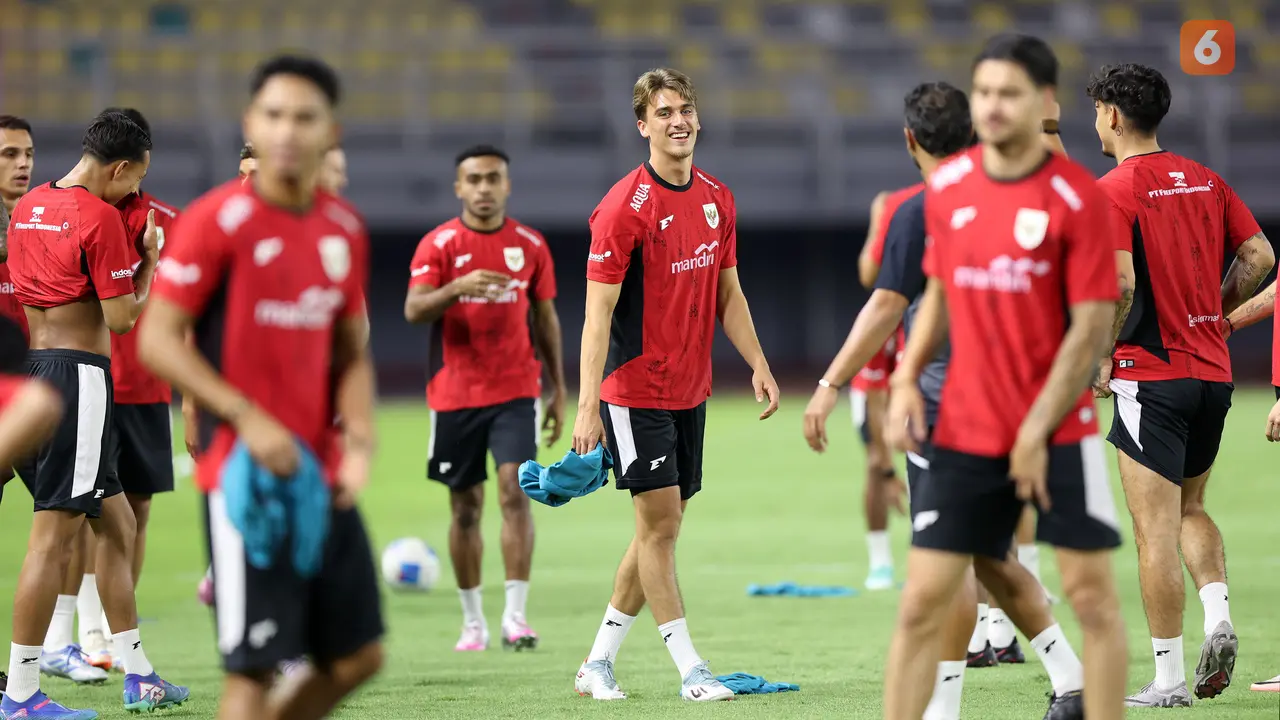Foto: Siap Debut! Miliano Jonathans dan Mauro Zijlstra Tampak Jalani OT Timnas Indonesia Jelang Lawan Chinese Taipei