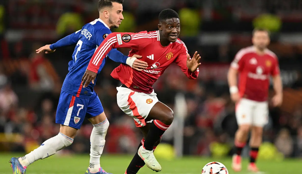 Di babak kedua, Manchester United bangkit dan tampil agresif. (Oli SCARFF/AFP)