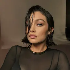 Intip tampilan manglingi Gigi Hadid dengan warna rambut baru (@dimitrishair)