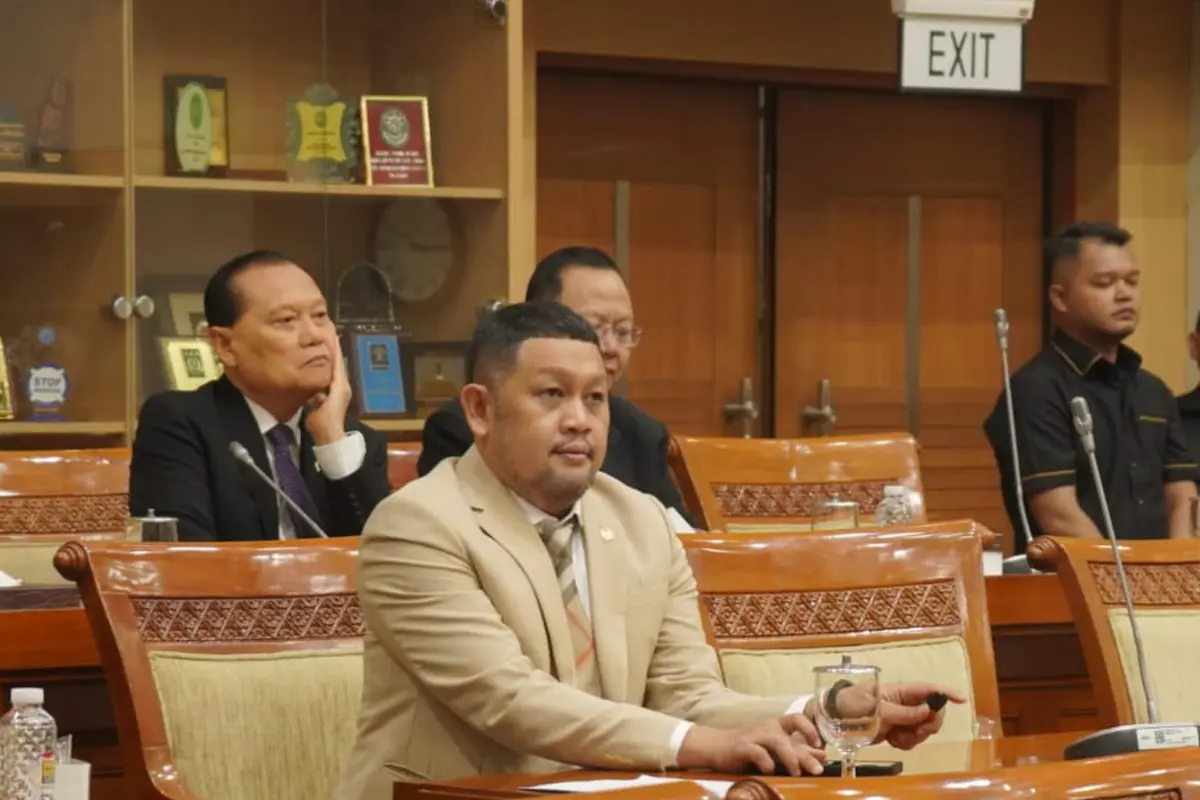 Anggota Komisi III DPR RI Abdullah mengingatkan kepada instansi yang berwenang untuk segera memproses penyidikan dan penyelidikan soal pagar laut.