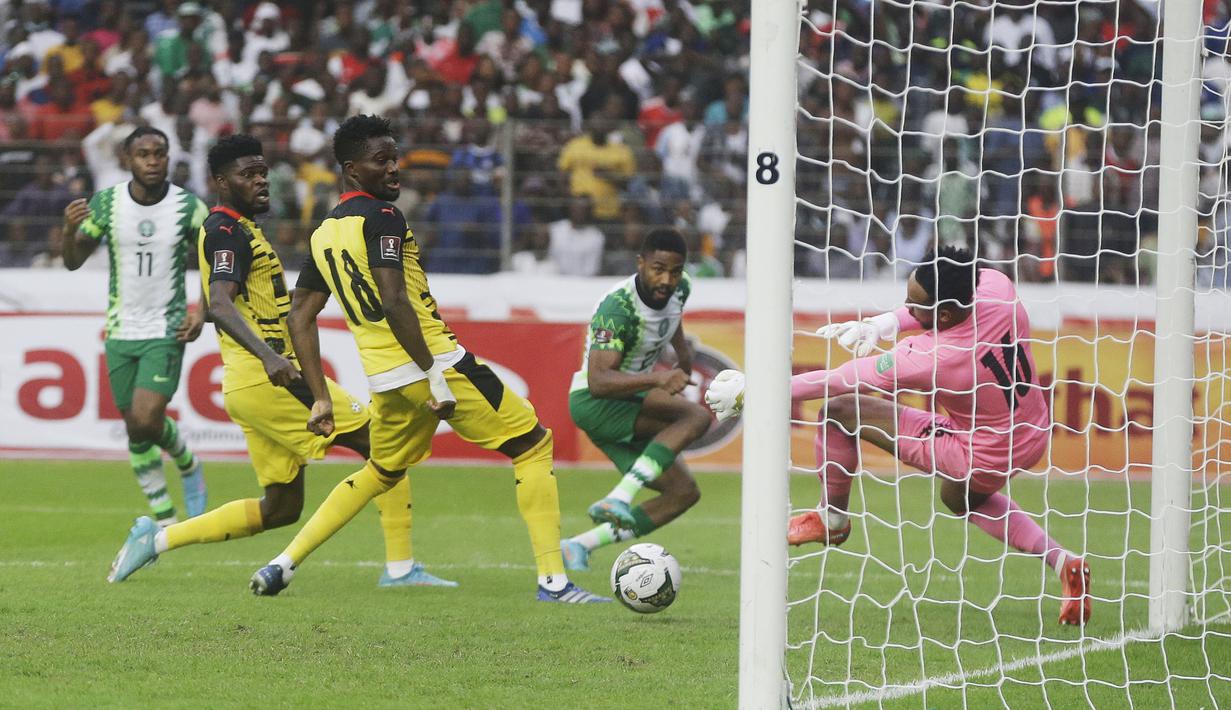 Dalam laga di Stadion Nasional Abuja, Rabu (30/3/2022) dini hari WIB, Nigeria yang bertindak sebagai tuan rumah membutuhkan kemenangan minimal 1-0 atas Ghana, setelah di leg pertama laga berkesudahan 0-0. (AP/Sunday Alamba)