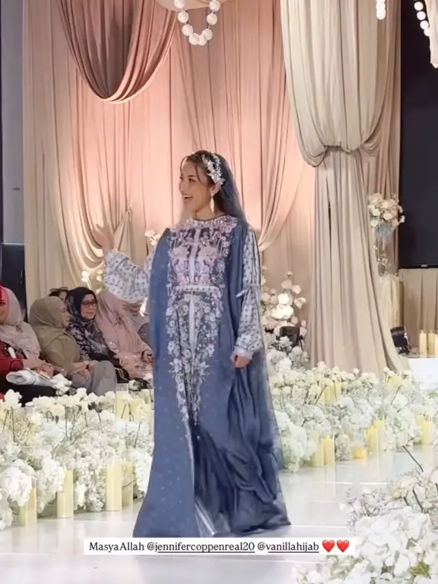 Adu Gaya Syifa Hadju, Jennifer Coppen, dan Fuji An di Fashion Show Koleksi Busana Modest