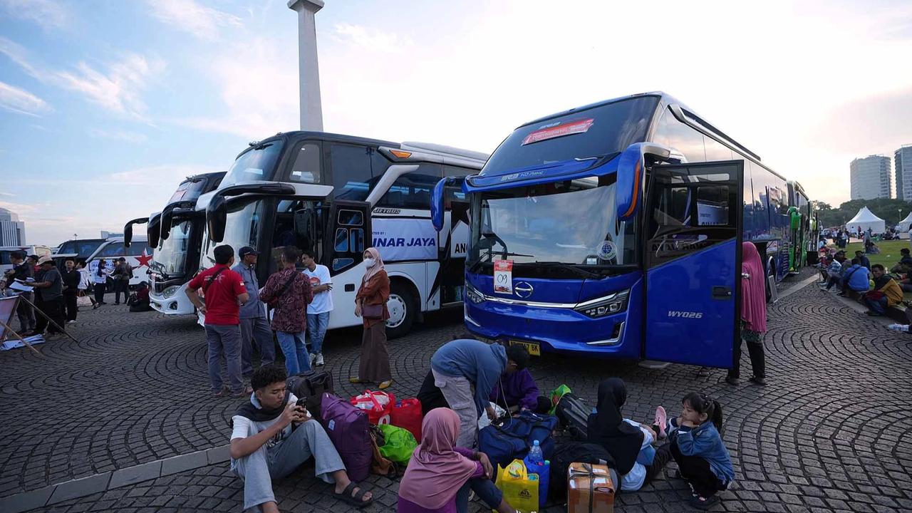 FOTO: Ribuan Warga Ikuti Mudik Gratis Pemprov DKI Jakarta