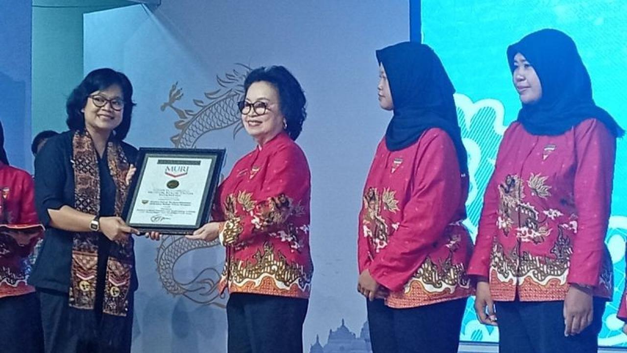 Puhua School Purwokerto Raih Rekor MURI dengan Ribuan Payung Kaligrafi Mandarin, Simbol Persatuan dan Inklusivitas Pendidikan