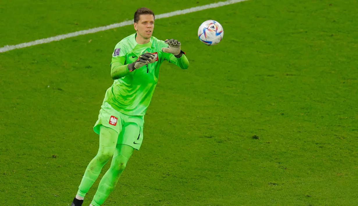 Kemudian, ia hijrah ke Juventus dan menorehkan 252 penampilan serta meraih tiga gelar Serie A, tiga titel Coppa Italia, juga dua Supercoppa Italia. (Odd ANDERSEN / AFP)