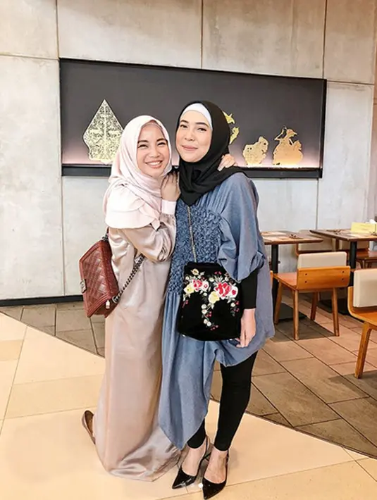 Chacha Frederica dan Fitri Tropica