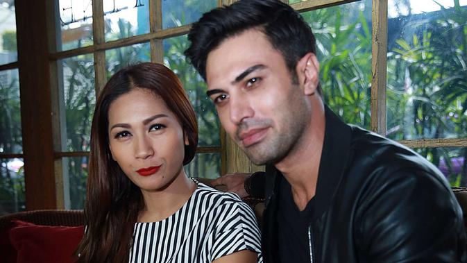Mehdi Zati Bicara Soal Cerai dengan Tata Janeeta - Celeb 