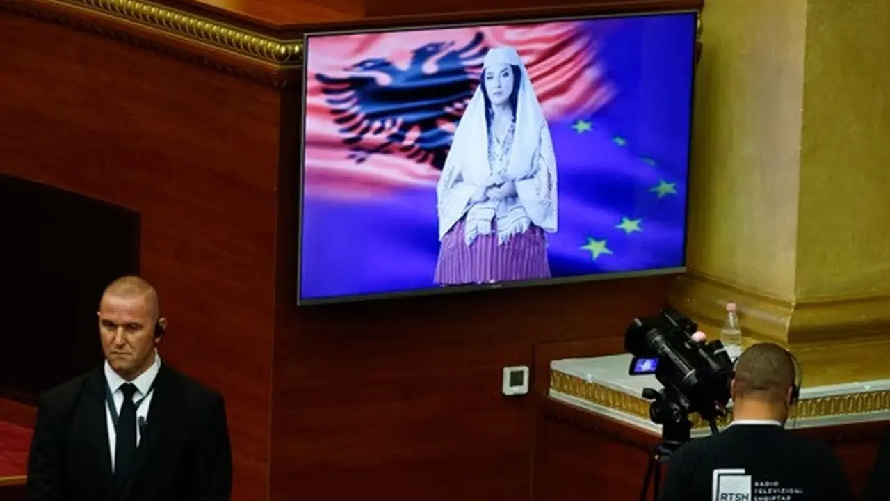 Menteri Kecerdasan Buatan Albania "Diella" berbicara dalam sidang parlemen di Tirana pada 18 September 2025.