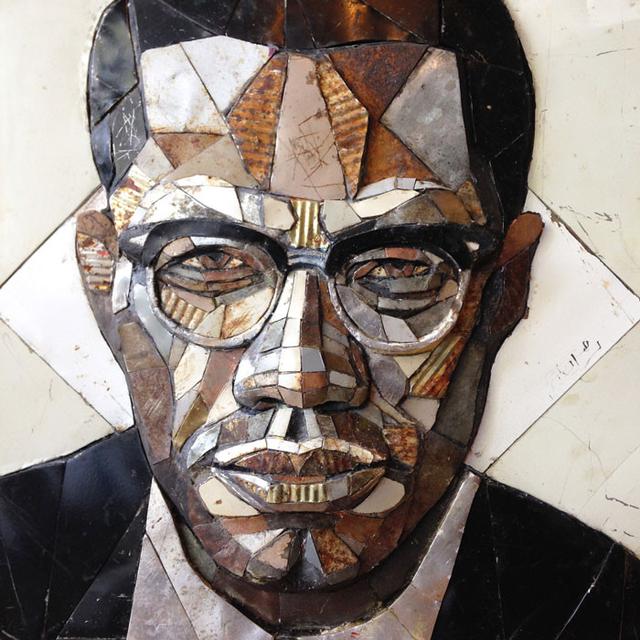 6 Potret Mozaik Wajah dari Kepingan Besi Ini Detailnya Sempurna, Bikin Kagum