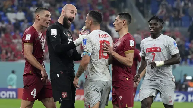 Kapten Timnas Swiss, Granit Xhaka ketika melawan Timnas Serbia di Piala Dunia 2022.