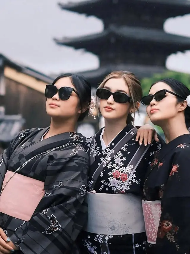 Gaya Ranty Maria Pakai Kimono Modern Bukti Kalau Budaya Bisa Jadi Statement Fashion (photo by instagram.com)