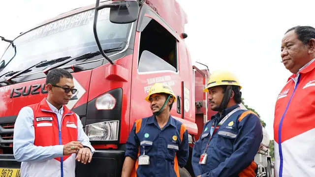 Pertamina dan Gubernur Jatim Tinjau Langsung Distribusi BBM di Jember, Pastikan Pasokan Kembali Lancar