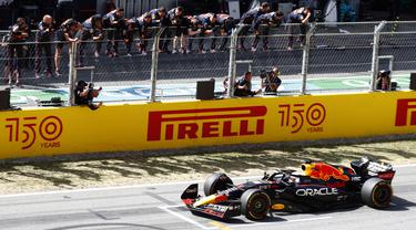 Foto: Strategi Ciamik Tim Red Bull Racing Atasi Masalah DRS dan Bawa Verstappen serta Perez Finis Satu Dua di Formula 1 GP Spanyol