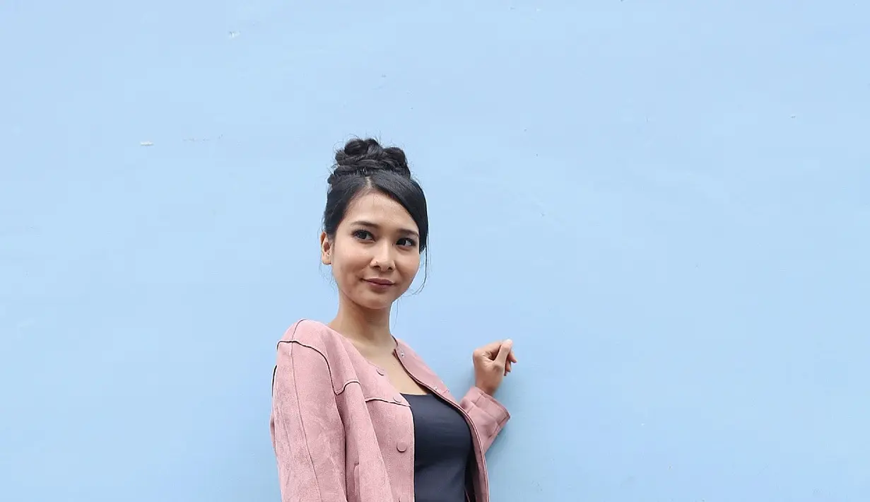 Setelah beberapa tahun bersama Maia, ia mulai berjuang untuk mandiri. Termasuk menganti nama panggung yang selama ini telah dikenal luas. Hal itu dilakukan untuk proyek barunya. (Nurwahyunan/Bintang.com)