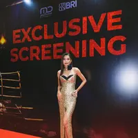 Tampilan Mikha Tambayong yang mewah dan glamor di pemutaran film Sewu Dino hari ke-2 [Foto: @miktambayong]