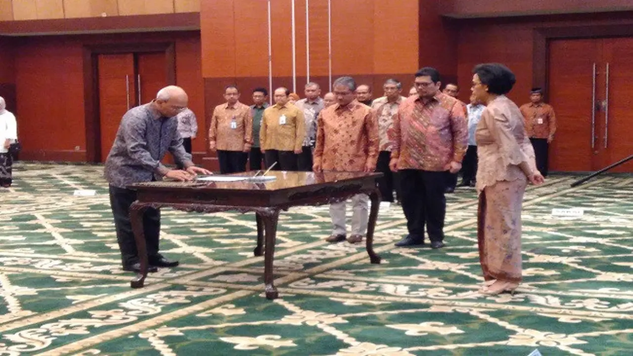 Menteri Keuangan (Menkeu) Sri Mulyani Indrawati melantik dua pejabat eselon I di lingkungan Kementerian Keuangan (Kemenkeu), Jakarta. (Liputan6.com/Fiki Ariyanti)