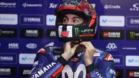 Pebalap Movistar Yamaha, Maverick Vinales, mengaku kecewa dengan setelan motornya yang belum bisa membantunya meraih podium di MotoGP Qatar. (AFP/Karim Jaafar)