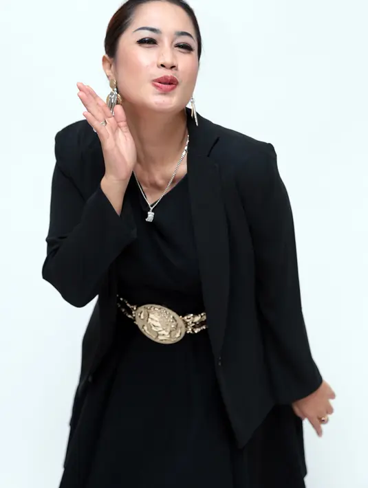 Turut menyapa penggemar lewat BBM Live Chat, Melinda merasakan berbagai hal positif lantaran bisa berkomunikasi dengan penggemar. Bahkan ia bisa bertemu dengan fansnya yang berada jauh. (Deki Prayoga/Bintang.com)