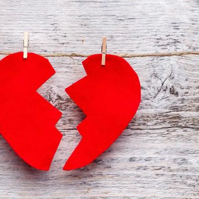 5 Lagu Yang Cocok Didengarkan Saat Patah Hati News Entertainment Fimela Com