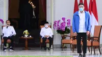 Presiden Joko Widodo (Jokowi) mengumumkan Sandiaga Salahuddin Uno sebagai Menteri Pariwisata dan Ekonomi Kreatif yang baru di Istana Merdeka, Jakarta pada Selasa, 22 Desember 2020. (Biro Pers Sekretariat Presiden)