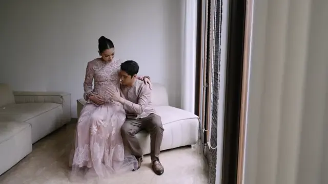Potret Alyssa Daguise dengan Gaun Kebaya Modern di Pengajian 4 Bulan Kehamilan (Foto: Dok. Alyssa Daguise)