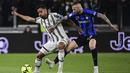 <p>Juventus sempat unggul terlebih dahulu. Namun pada menit-menit akhir Inter Milan mampu menyamakan kedudukan menjadi 1-1. (Marco Alpozzi/LaPresse via AP)</p>
