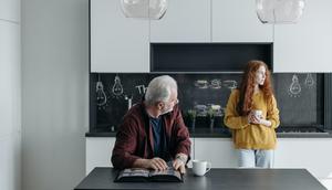 Ilustrasi masalah, konflik dalam keluarga. (Photo by Pavel Danilyuk: https://www.pexels.com/photo/a-man-sitting-at-the-table-8057033/)