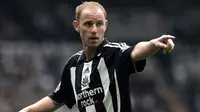 Newcastle&#039;s midfielder Nicky Butt gestures during Premiership match against Sunderland on April 20, 2008 at St James Park in Newcastle. AFP PHOTO/CRAIG BROUGH