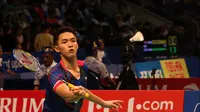 Jonathan Christie saat tampil pada Turnamen Indonesia Open 2016 di Istrora Senayan, Jakarta, Rabu (1/6/2016). Christie manang atas pemain Taiwan Jen Hao 21-12, 21-19. (Bola.com/Nicklas Hanoatubun)