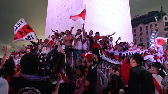 Suporter River Plate Rayakan Gelar Juara Copa Libertadores