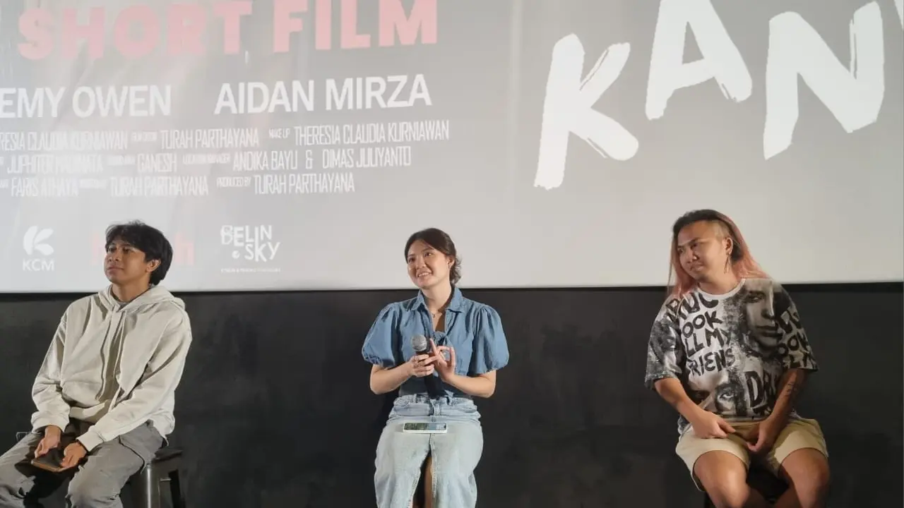 film pendek berjudul Jarak Antar Kanvas