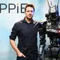 Sutradara Chappie, Neill Blomkamp, diketahui telah menjalin kerjasama dengan 20th Century Fox untuk film ke-5 Alien.