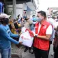 Relawan Indonesia Bersatu Lawan Covid-19 Bagi-Bagi Sembako untuk Buruh yang kena PHK